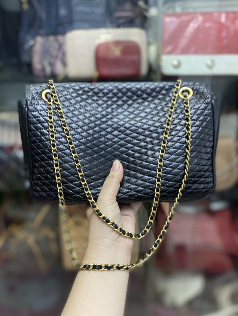 BALLY (Category: Luxury Bags & Wallets) located in San Mateo. Submitted by kluxuryy (Listing ID 1464211872, Image 3). Description: OFFER YOUR PRICE NEGOTIABLE.