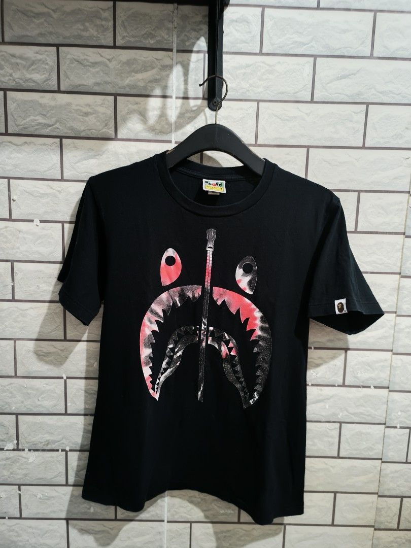 Bape shark tee (Category: Activewear) located in Las Pinas. Submitted by kuya_erick (Listing ID 1464173120, Image 1). Description: bape shark tee small complete details posted 18.5x25 dimes 899 + sf las pinas meet up.