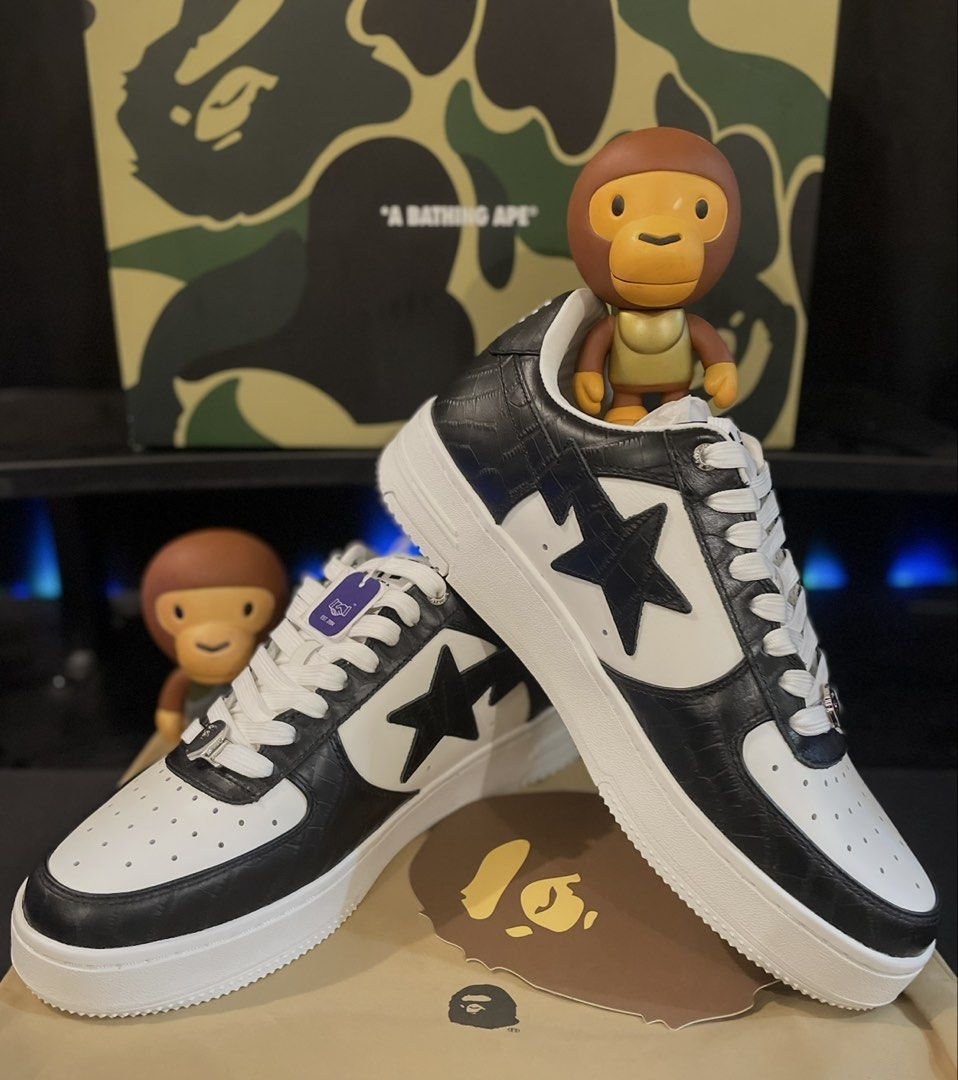 Bapesta size 10 (Category: Sneakers & Footwear) located in Makati City. Submitted by tomypom (Listing ID 1464162081, Image 2). Description: Authentic Bathing ape Black/white Size 10 Bapesta Complete Box/tag/pouch/extra lace With original pricetag of 22k .