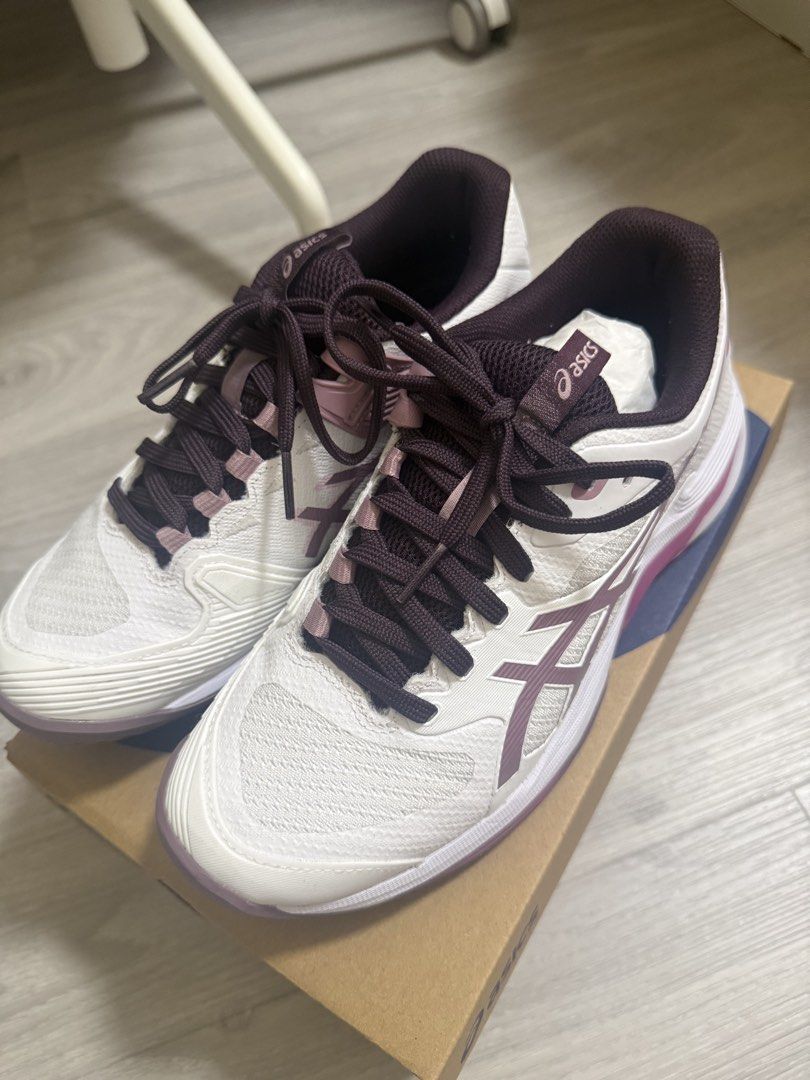 [BARELY USED] Authentic Womens Asics Solution Speed FF4 (Category: Sneakers) located in Pasig City. Submitted by mayymt511 (Listing ID 1464193083, Image 2). Description: [BARELY USED] Authentic Womens Asics Solution Speed FF4 Size 24.0cm / US 7 ❗️Bought from Tokyo, Japan ❗️Barely used - I think I’ve only used this for tennis 2-3 times. ❗️No flaws just needs a bit of cleaning ❗️Comes with original box and tags ❗️Can be used for tennis or picklebal