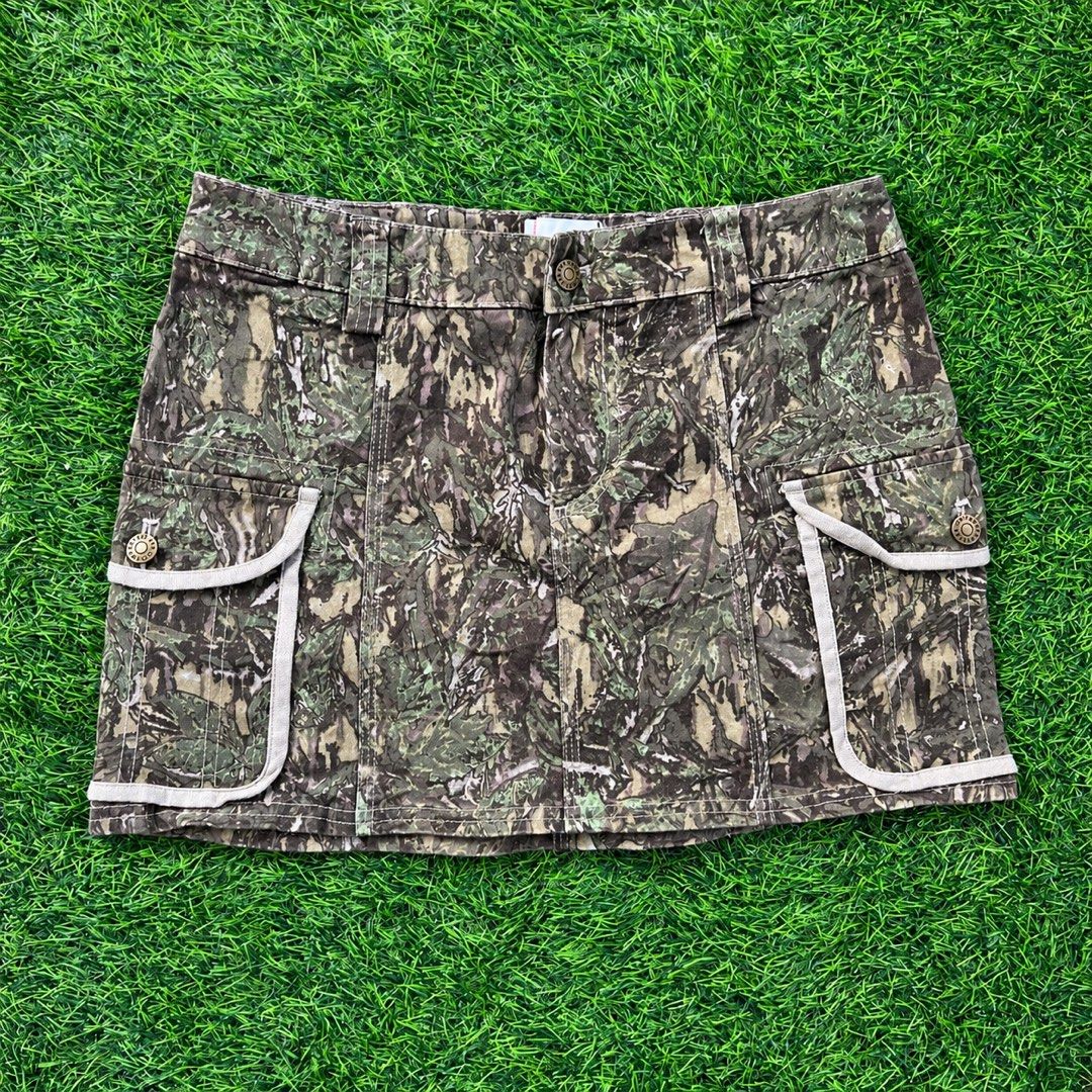 BDG Camouflage Cargo Mini Skirt (Category: Skirts) located in Cuyapo. Submitted by Ashtyn.Pre.Loved (Listing ID 1463173857, Image 1). Description: - BDG mini skirt - Cool camouflage print - Cargo style with front and side pockets - Button and zip closure - Made in Vietnam - Ideal for casual wear.