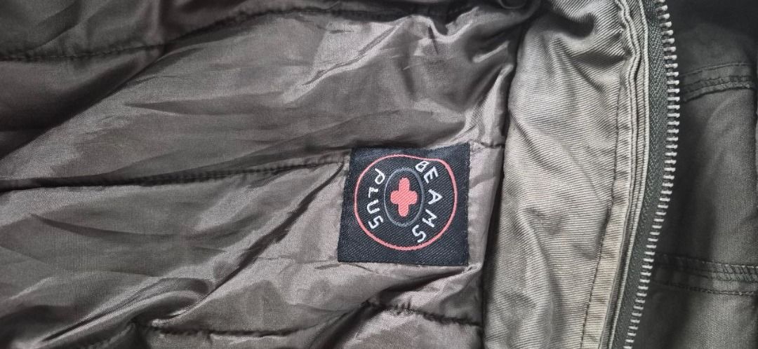 BEAMS PLUS Hooded Military Jacket Green (Category: Coats, Jackets and Outerwear) located in Taguig. Submitted by regimennn (Listing ID 1464292450, Image 2). Description: Beams Plus - Men's Military Utility Field Jacket / Hooded M-65 Style Parka Functional wear and complete cargo pockets Size Large 22 x 26.