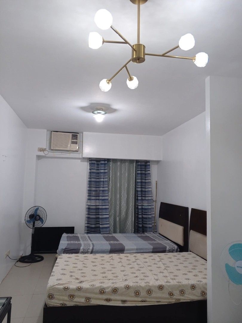 Bedframe and foam (Category: Bed Frames & Mattresses) located in Pasig City. Submitted by bloney_store (Listing ID 1464300619, Image 1). Description: Hotel bed frame and foam. thick foam..
