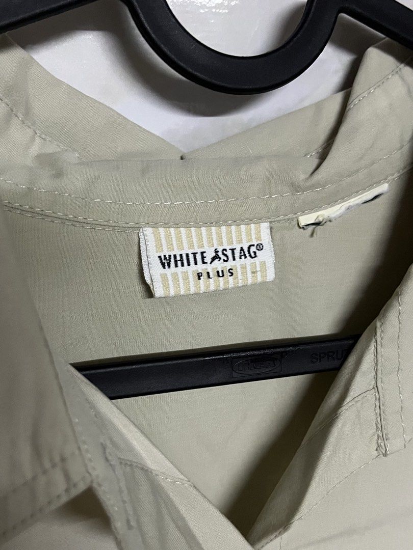 Beige Polo (Category: Shirts) located in Paranaque City. Submitted by hearty444 (Listing ID 1464302817, Image 3). Description: - large size.