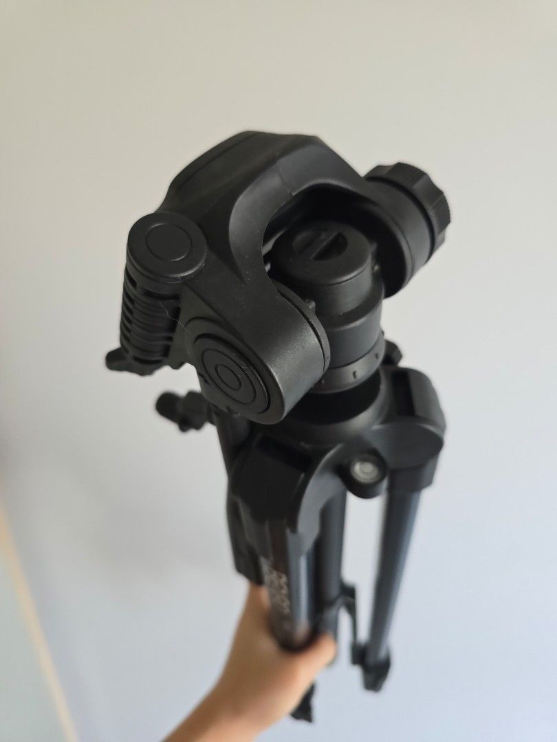 BENRO T800EX Tripod (Category: Tripods & Monopods) located in Paranaque City. Submitted by incognitopawikan (Listing ID 1464164732, Image 2). Description: - Ideal for Photography & Videography - Secure & Reliable Leg Extension Locks - Smooth Ball Head for Panning & Tilting - Includes Quick Release Plate - Compact Design for Easy Transport - Durable and Sturdy Construction.