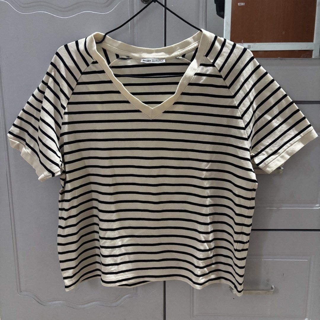 Bershka Oversize Stripe Shirt (Category: Shirts) located in Binan City. Submitted by mypreloved_haul (Listing ID 1464185968, Image 1). Description: LAST PRICE POSTED! FOR SURE BUYERS ONLY! .