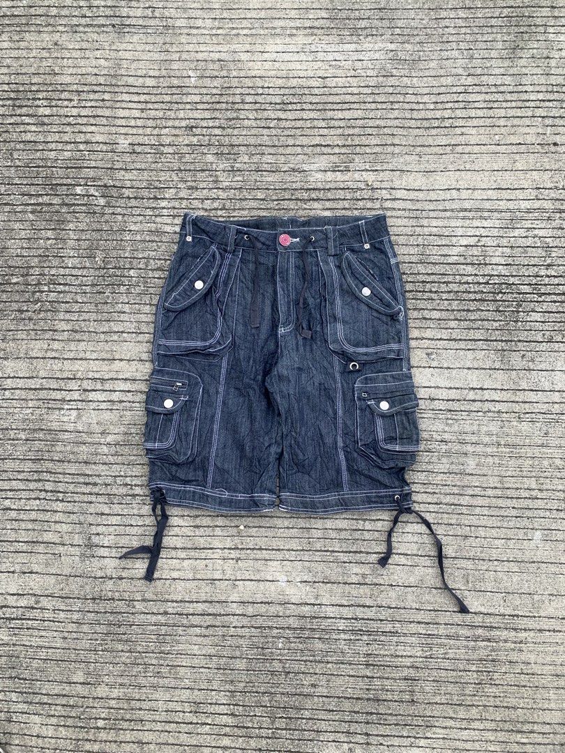 BETTY BOOP Raw Denim Cargo Short (Category: Shorts) located in Cebu City. Submitted by lnrd_finds (Listing ID 1464217439, Image 1). Description: BETTY BOOP Raw Denim Cargo Short Size XL on Tag Dimes (Inches) Waist 32 Length 21 Thigh 12.3 Leg Opening 9.5 Issue:❌ Need wash Excellent Condition.