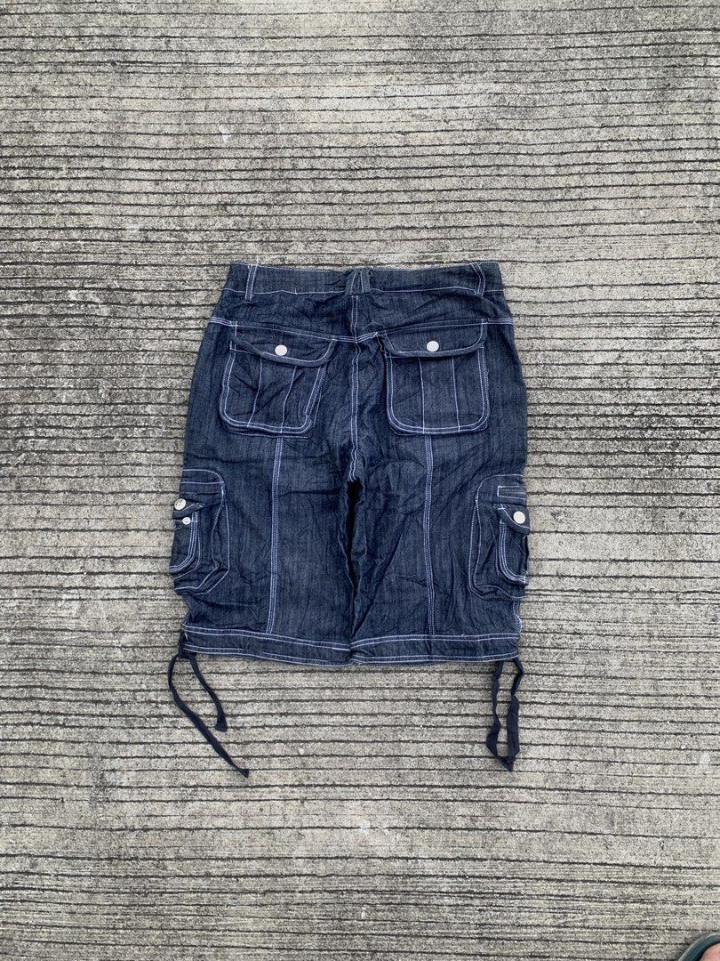 BETTY BOOP Raw Denim Cargo Short (Category: Shorts) located in Cebu City. Submitted by lnrd_finds (Listing ID 1464217439, Image 2). Description: BETTY BOOP Raw Denim Cargo Short Size XL on Tag Dimes (Inches) Waist 32 Length 21 Thigh 12.3 Leg Opening 9.5 Issue:❌ Need wash Excellent Condition.