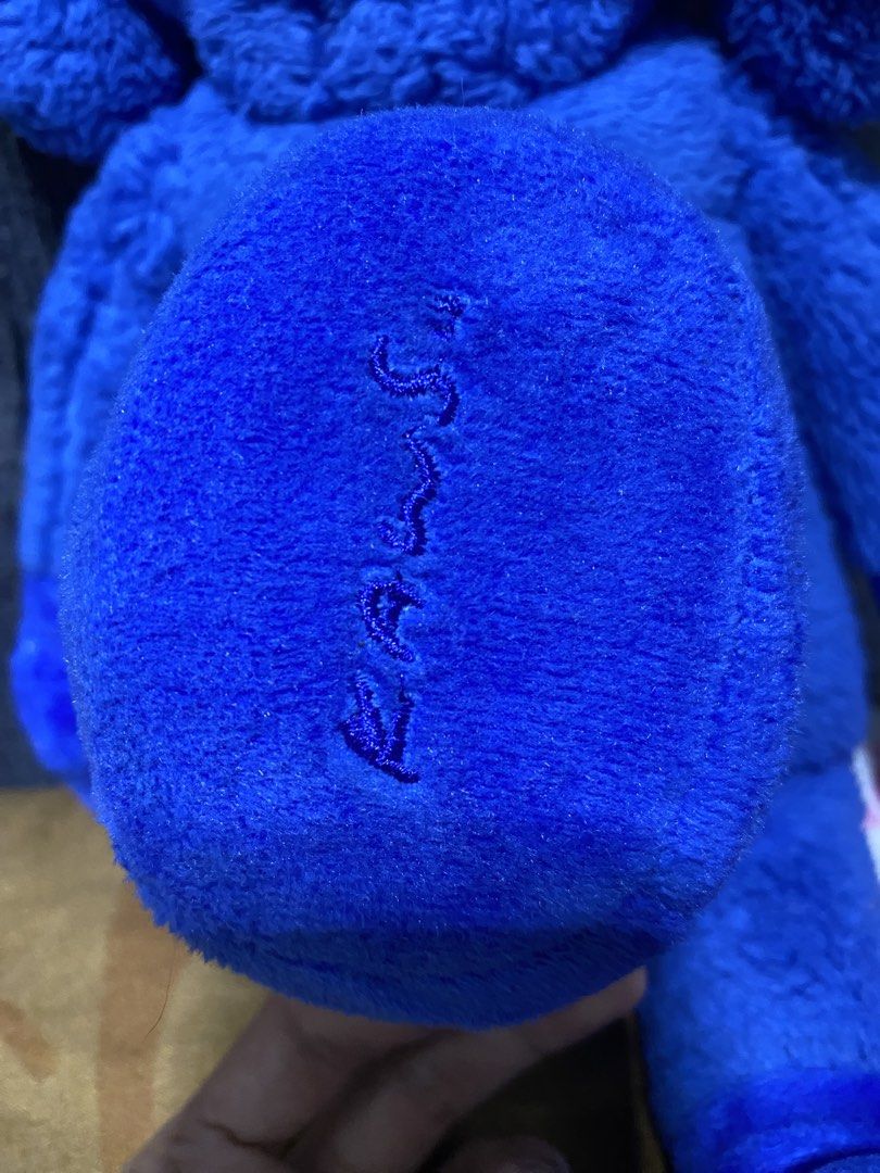 Bff Kaws Large Size w/ Paper Tag (Category: Plushies & Soft Toys) located in Los Banos. Submitted by chus.things (Listing ID 1464245664, Image 2). Description: Welcome to Chus Things! Selling BFF KAWS Plush Size Large with Paper Tag Perfect for Gift -Price still negotiable for sure buyers only. Just offer your price :) -Please manage expectation for the items ty Rfs: Decluttering since maglilipat na po kami ng house (bought this po sa mga seller 