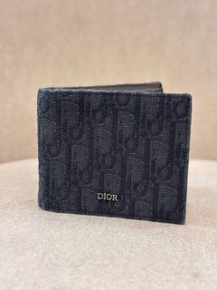 (Category: ) located in . Submitted by luxshare_preloved_ (Listing ID 1464244712, Image 1). Description: .