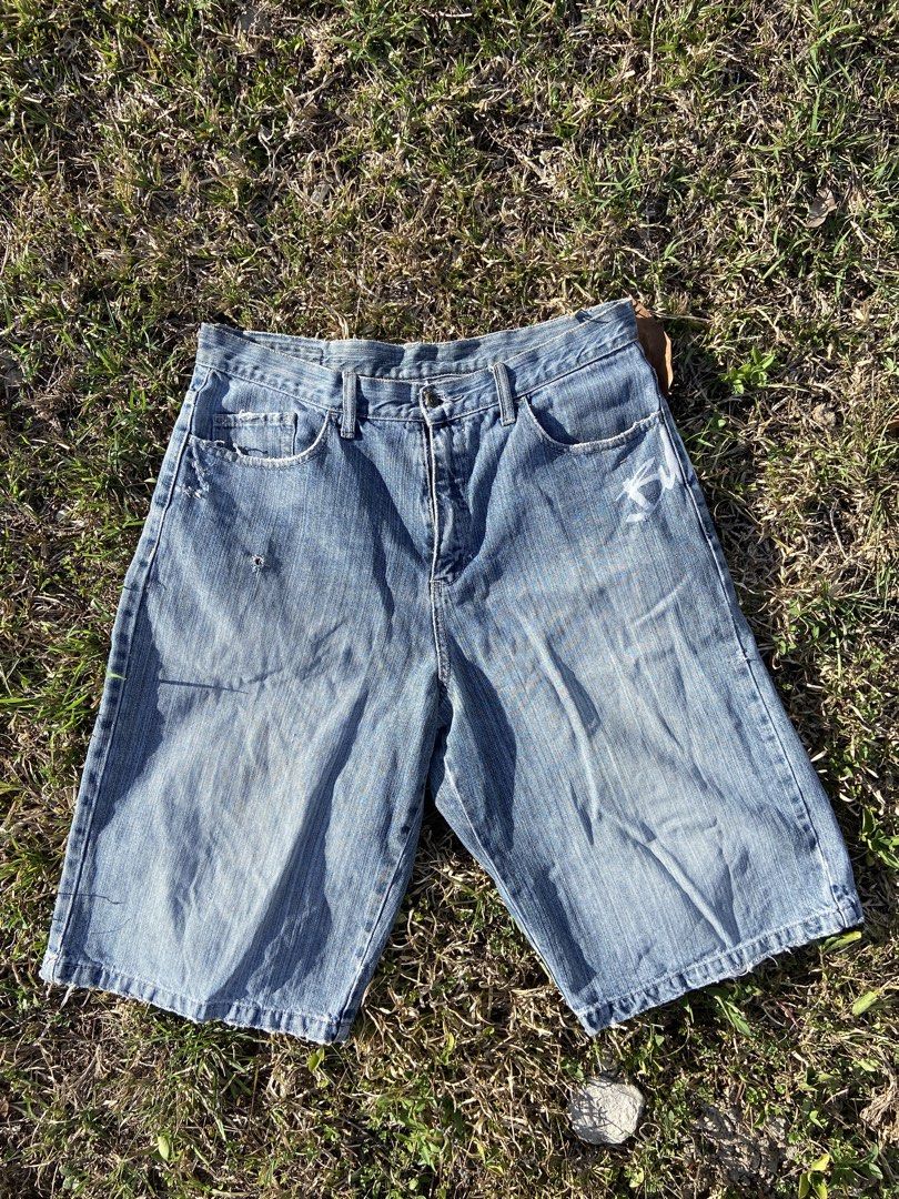 Billabong Denim Shorts Size 32 (Category: Shorts) located in Manila. Submitted by pinkwarded (Listing ID 1464272284, Image 1). Description: - Brand: Billabong - Color: Light Wash Denim - Size: 32 - Features: Distressed details, small hole on front left pocket, white paint marks on right leg - Closure: Zipper fly - Ideal for: Casual wear.