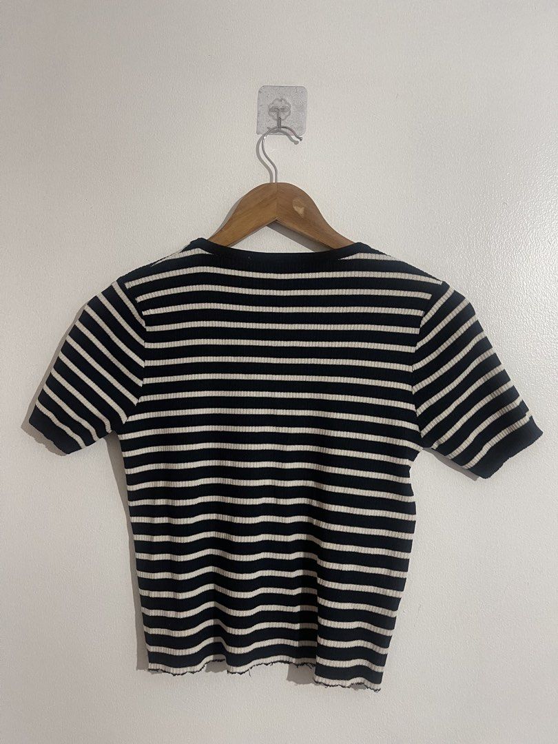 Black & White Striped Ribbed Knit Top (Category: Shirts) located in Quezon City. Submitted by lizandbelcloset (Listing ID 1464250748, Image 2). Description: Black & white striped ribbed knit top Width - 16.5 in | Length - 18.5 Recommended for size XS .