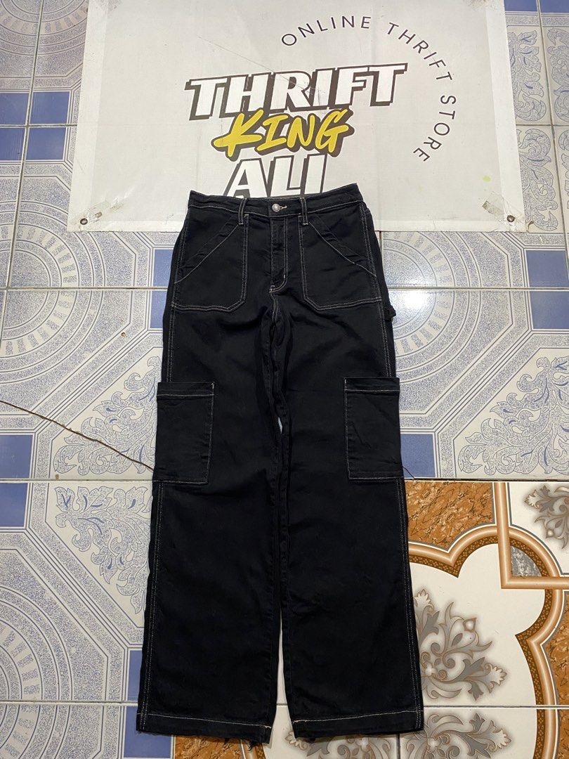 Black Arizona Carpenter Pants (Category: Jeans) located in Rosario. Submitted by thrift_king_ali (Listing ID 1464276390, Image 1). Description: Arizona Carpenter Dimes: W-30 to 33 L-42 Leg opening: 9.5 inches issue: heel drag excellent condition 500+sf.