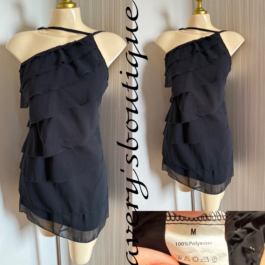 Black asymmetric dress - MEDIUM (Category: Dresses) located in Quezon City. Submitted by averysboutiqueonfb (Listing ID 1464184730, Image 1). Description: ‼️PRICE IS NOT NEGOTIABLE‼️ 📍Location: Munoz,Quezon city. 🧾MOP: Gcash/BDO/Maya/Maribank 🚚MOD: J&T/Lalamove ❌No rush shipping ❌Measurements not available for certain items .