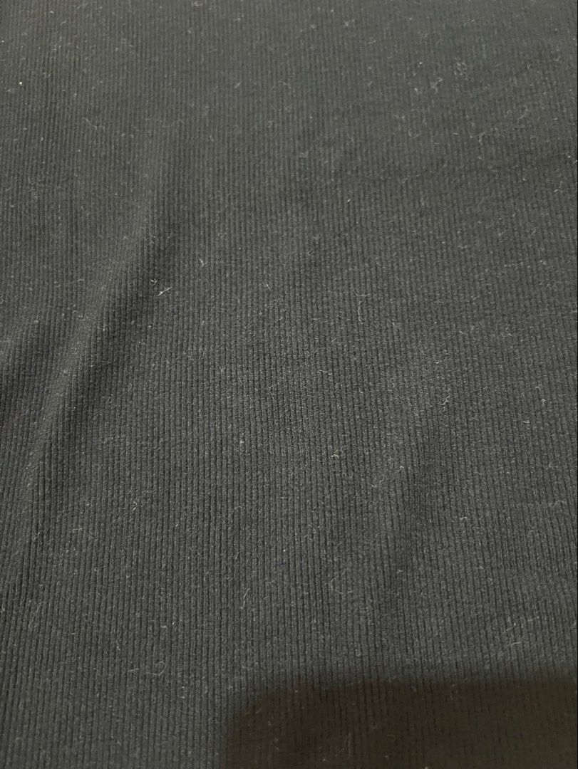 black basic off shoulder top full length (Category: Longsleeves) located in Taguig. Submitted by kyz_closet (Listing ID 1464177521, Image 3). Description: dazy black basic off shoulder top full length - soft and stretchable fabric can fit up to medium! - only worn twice no issue just like new loc: chino roces, makati.