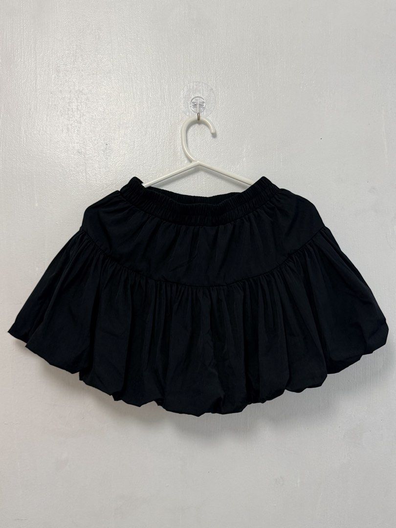 Black Bubble Skirt w/ ribbons (Category: Skirts) located in Mandaluyong City. Submitted by nftp24 (Listing ID 1464190022, Image 2). Description: - Cute black bubble skirt w/ ribbons - elastic waistband/garterized - fits S-M .