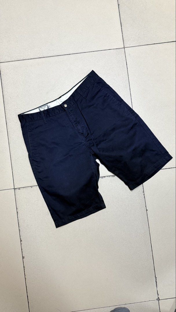 VOLCOM Chino Shorts (Category: Shorts) located in Manila. Submitted by okeed09 (Listing ID 1464180277, Image 1). Description: SIZE 32 GOOD CONDITION 9/10.