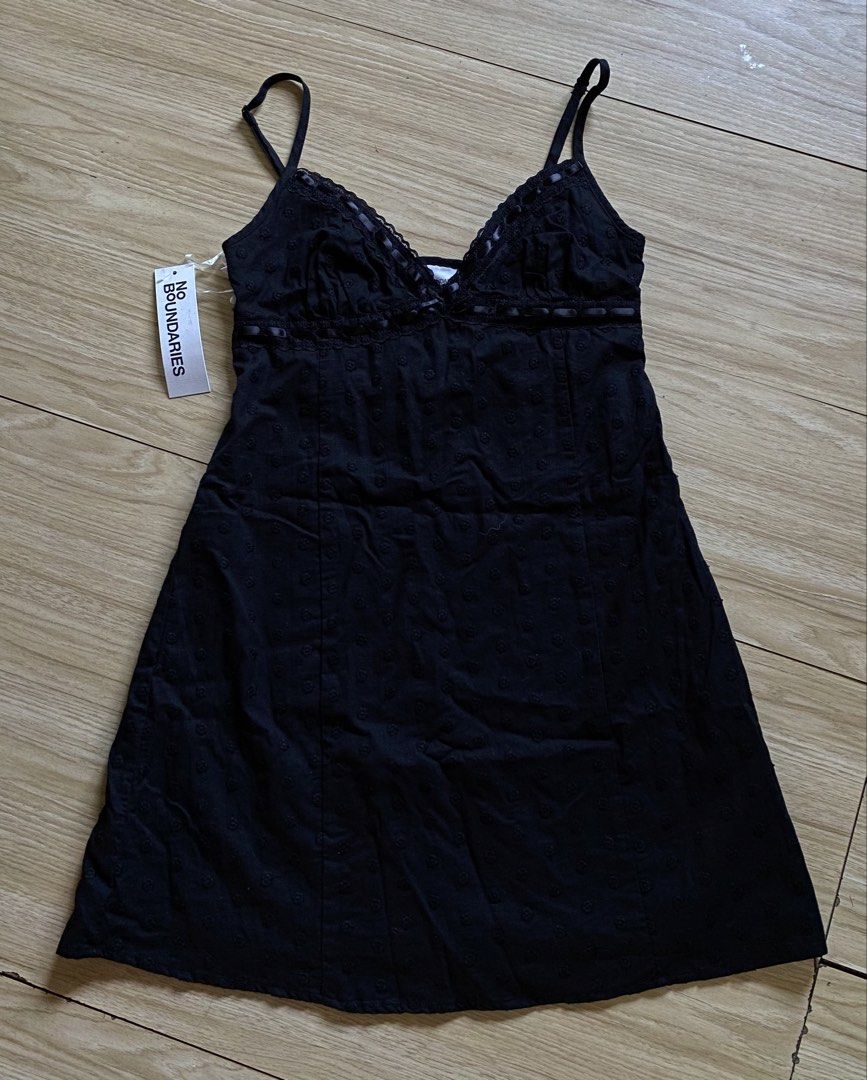 Black halter lace mini dress (Category: Dresses) located in Manaoag. Submitted by wewhorewhat (Listing ID 1464248756, Image 3). Description: No boundaries size xxs brandnew tag from usa .