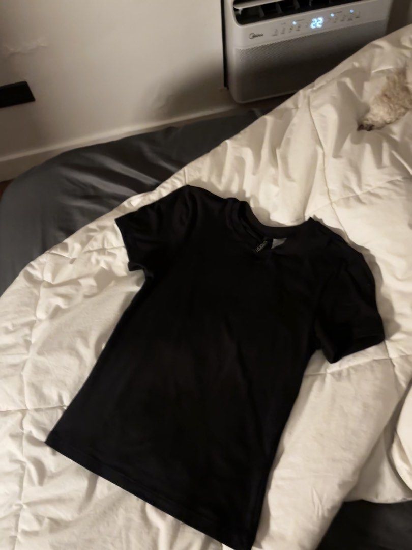black H&M shirt (Category: Shirts) located in Quezon City. Submitted by sphtyu (Listing ID 1464241267, Image 1). Description: .