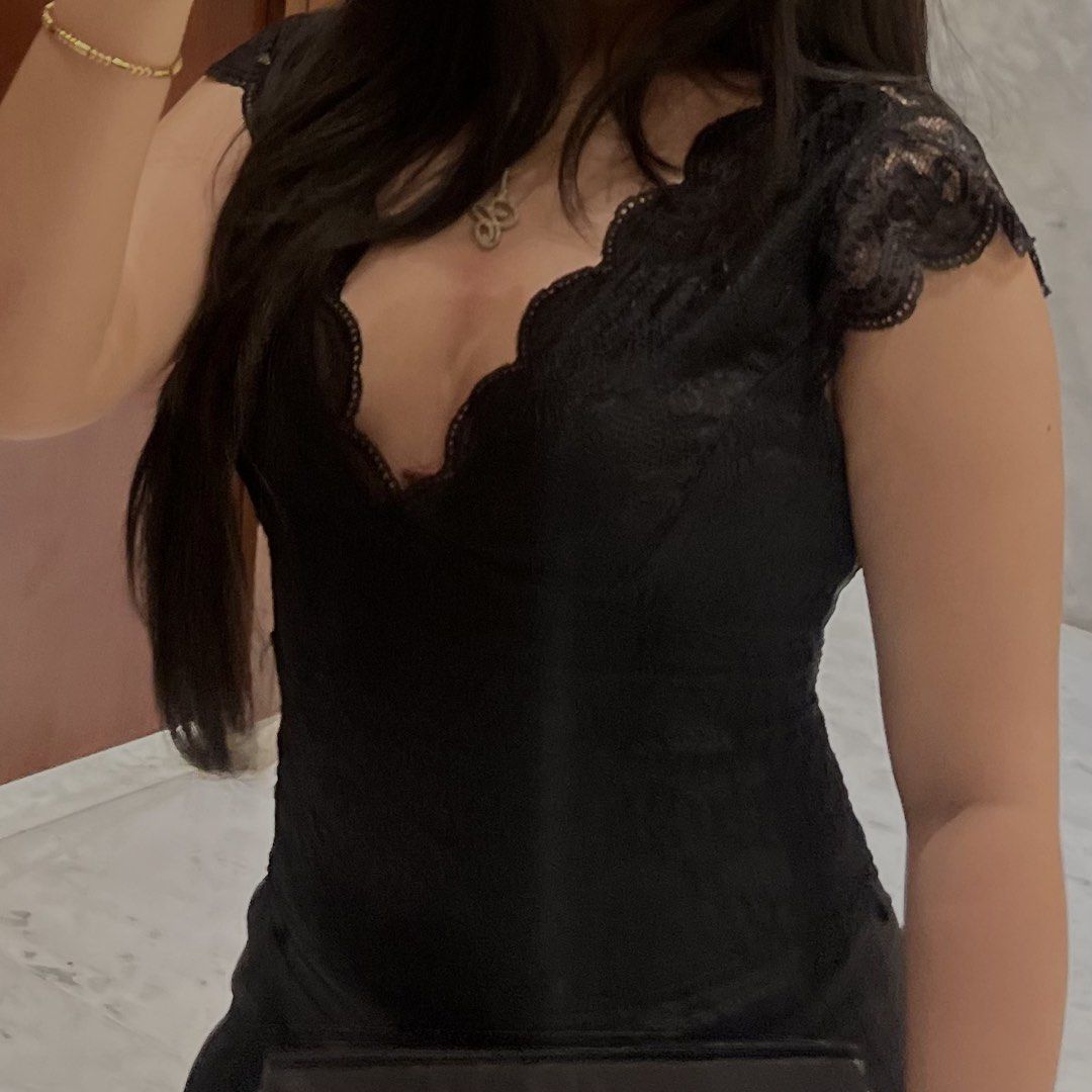 Black Lace Cap Sleeve V-Neck Top Backless (Category: Blouses) located in Caloocan City. Submitted by stargy4l (Listing ID 1464318416, Image 2). Description: used once.