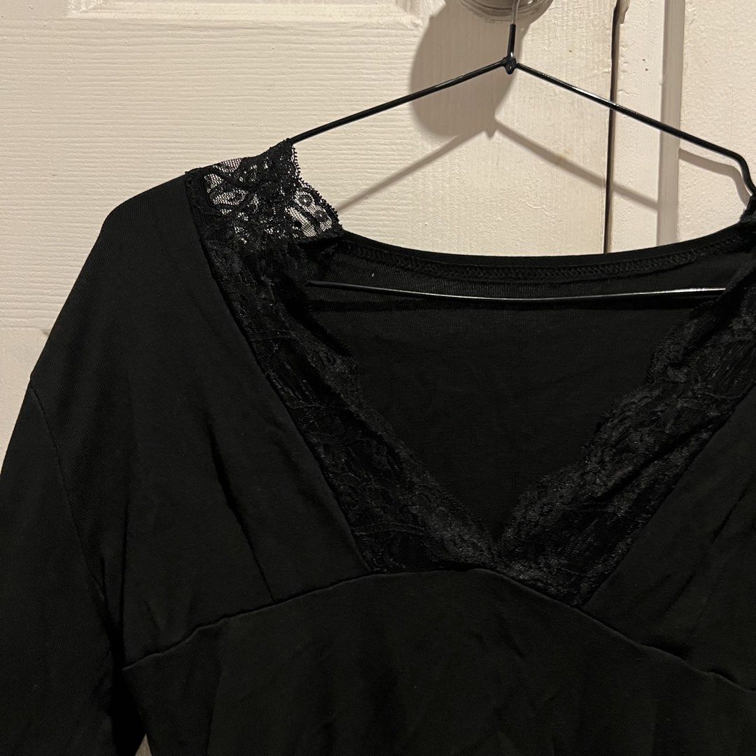Black Long Sleeves Top (Category: Longsleeves) located in Manila. Submitted by sade03_ (Listing ID 1464165891, Image 2). Description: size: medium to large can shipped thru sdd / lalamove.