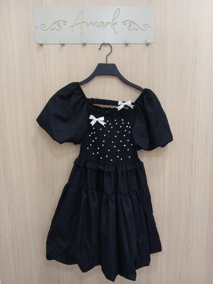 Black Puff Dress (Category: Dresses) located in Pasig City. Submitted by decluttersbyali (Listing ID 1464198855, Image 2). Description: Negotiable Brand new - from China RFS: not my style Balloon type yung skirt part .