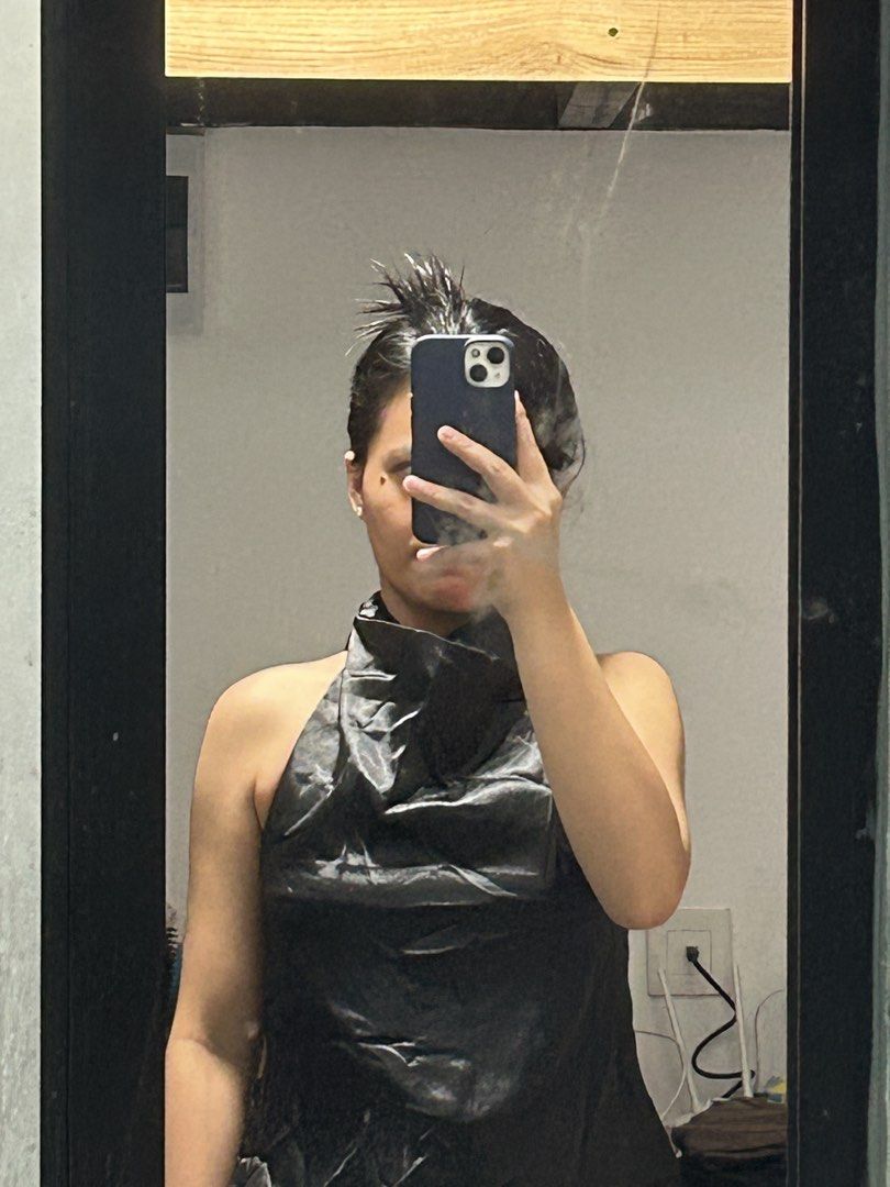 Black Satin TOP (Category: Others Tops) located in Cabiao. Submitted by ninaaaaaaahhh (Listing ID 1464354161, Image 2). Description: SILK TOP never worn xs-s .