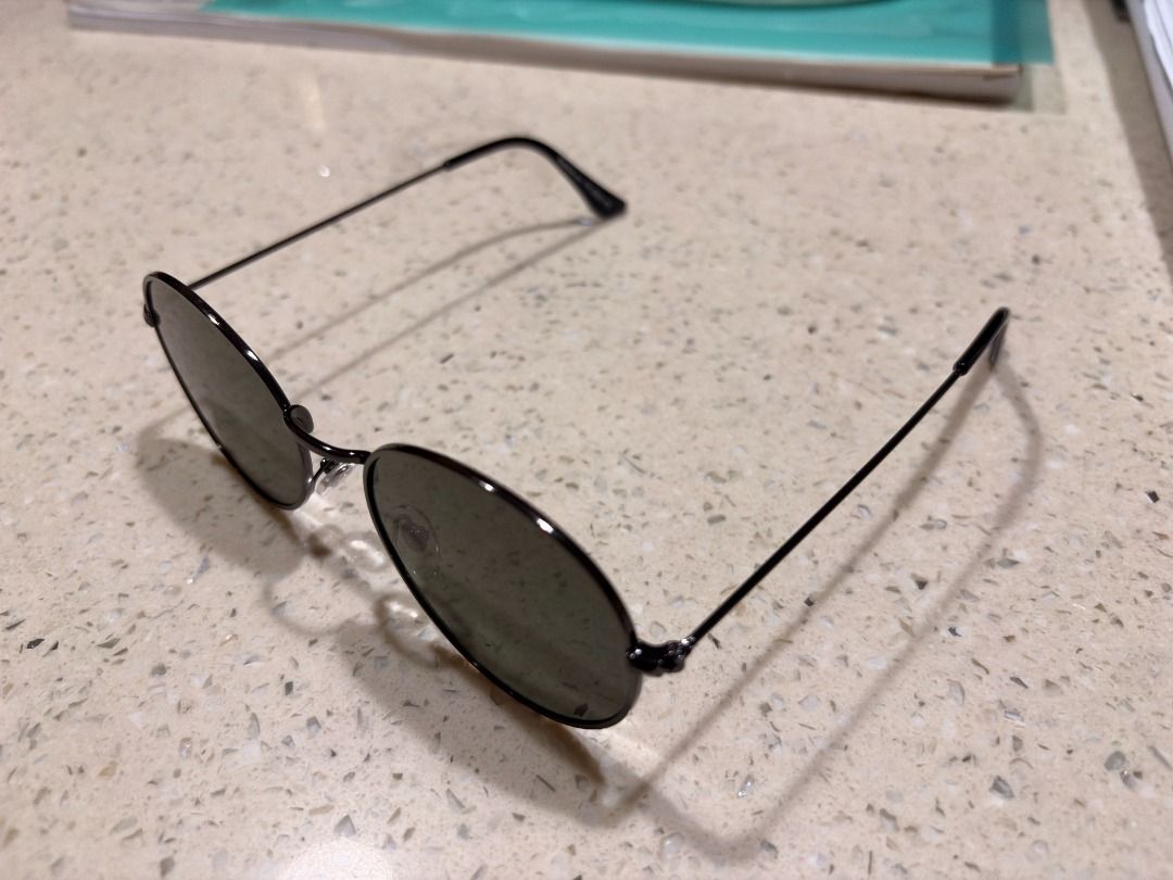 Black Shades Glasses no grade (Category: Sunglasses & Eyewear) located in Quezon City. Submitted by flip_labs (Listing ID 1464252717, Image 1). Description: decluttering 💵 GCASH, Maribank 📍 P Florentino, Quezon City 📦 Jnt, Lalamove, Grab shouldered by buyer.