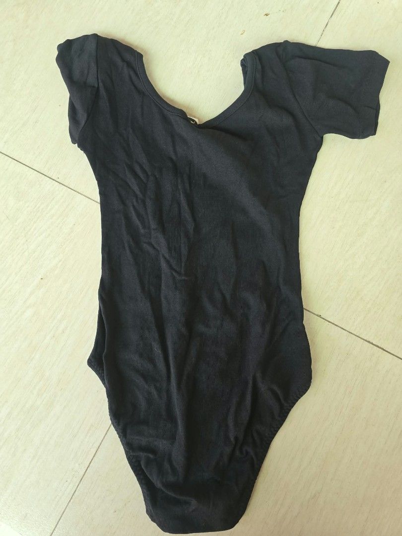 Black Short Sleeve Leotard (Category: Shirts) located in Zaragoza. Submitted by sherree1281 (Listing ID 1464253747, Image 1). Description: - Classic black leotard with short sleeves - Flattering scoop neck design - Ideal for dance and gymnastics practice - Made with comfortable, stretchy material - Versatile for everyday wear, performances, or layering with skirts/shorts.