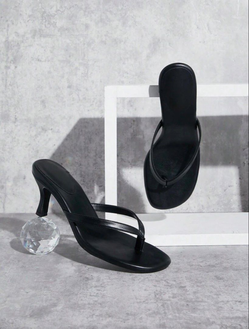 Black Thong Heels Sandals (Category: Heels) located in Manila. Submitted by jazmineliz04 (Listing ID 1464229860, Image 3). Description: fits 23.5 to 24 cm (may fit 24.5) wide feet friendly. heels are 2 inches mop: maribank; bank transfer delivery shouldered by buyer (lalamove) 📍manila rfs: too big for me originally bought for 750. can offer 600 as the last price since it is still brand new. only tried removing the shein brand using acetone. dm f