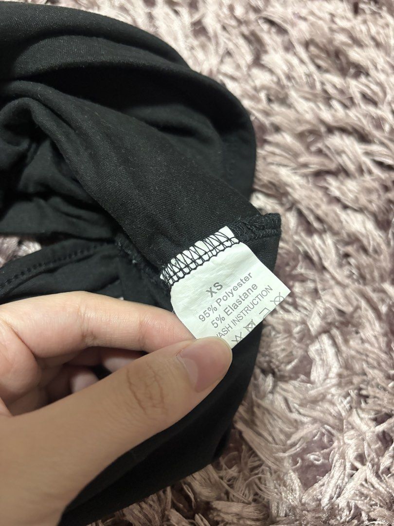 Black Tops Bundle (Category: Sleeveless) located in Quezon City. Submitted by jjccly (Listing ID 1464314977, Image 3). Description: take all for 200! no flaws/issues for xs-s frames.