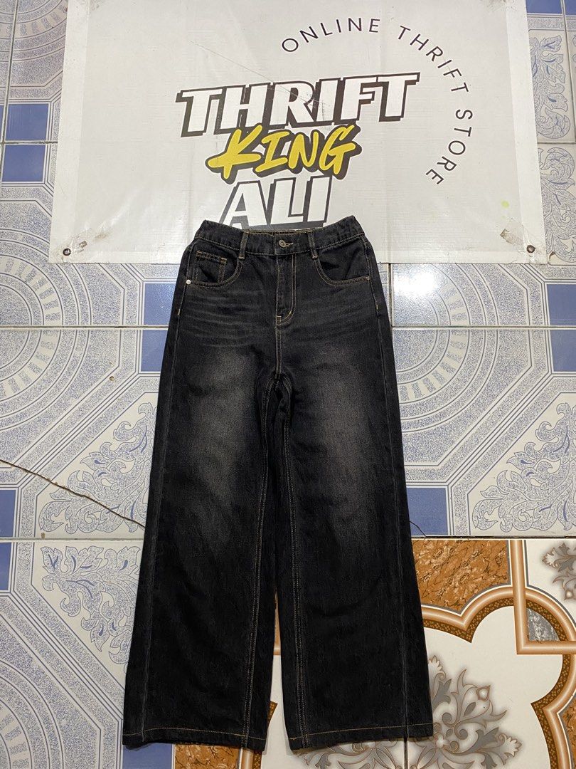 Black Washed Baggy Pants (Category: Jeans) located in Rosario. Submitted by thrift_king_ali (Listing ID 1464277285, Image 1). Description: Black Washed Pants Dimes: W-26 to 29 L-37.5 Leg opening: 10 inches no issue excellent condition 400+sf.