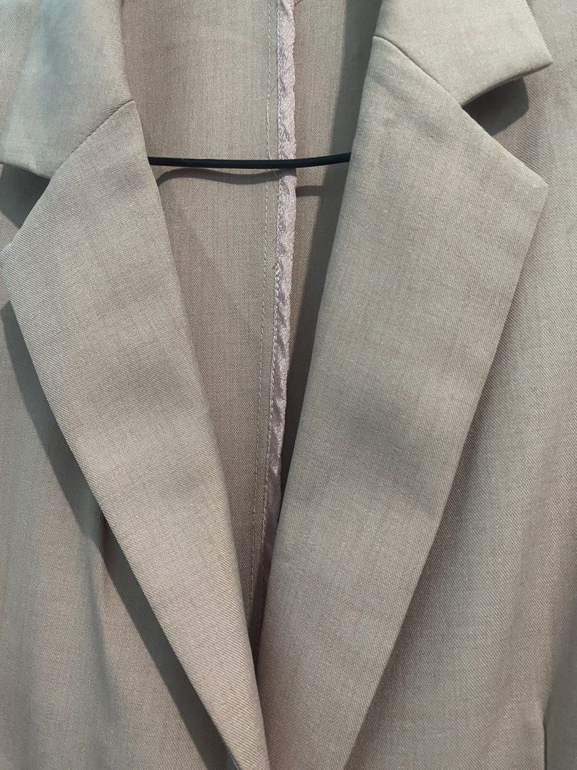 Blazer (Category: Coats, Jackets and Outerwear) located in Taguig. Submitted by zeal_kristine (Listing ID 1464167673, Image 3). Description: Medium Size -with pads -no lining -with washable dirt.