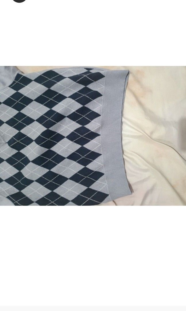 Blue Knitted Sweater (Argyle Pattern) (Category: Others Tops) located in Manila. Submitted by ag.101722 (Listing ID 1464212909, Image 2). Description: - Blue Patterned Knitted Sweater - Long sleeves - Intact Ribbed hem DIMES: Length: 22inches Pit to pit(width): 19 Feel free to pm! Can deliver door to door if near upper antipolo.