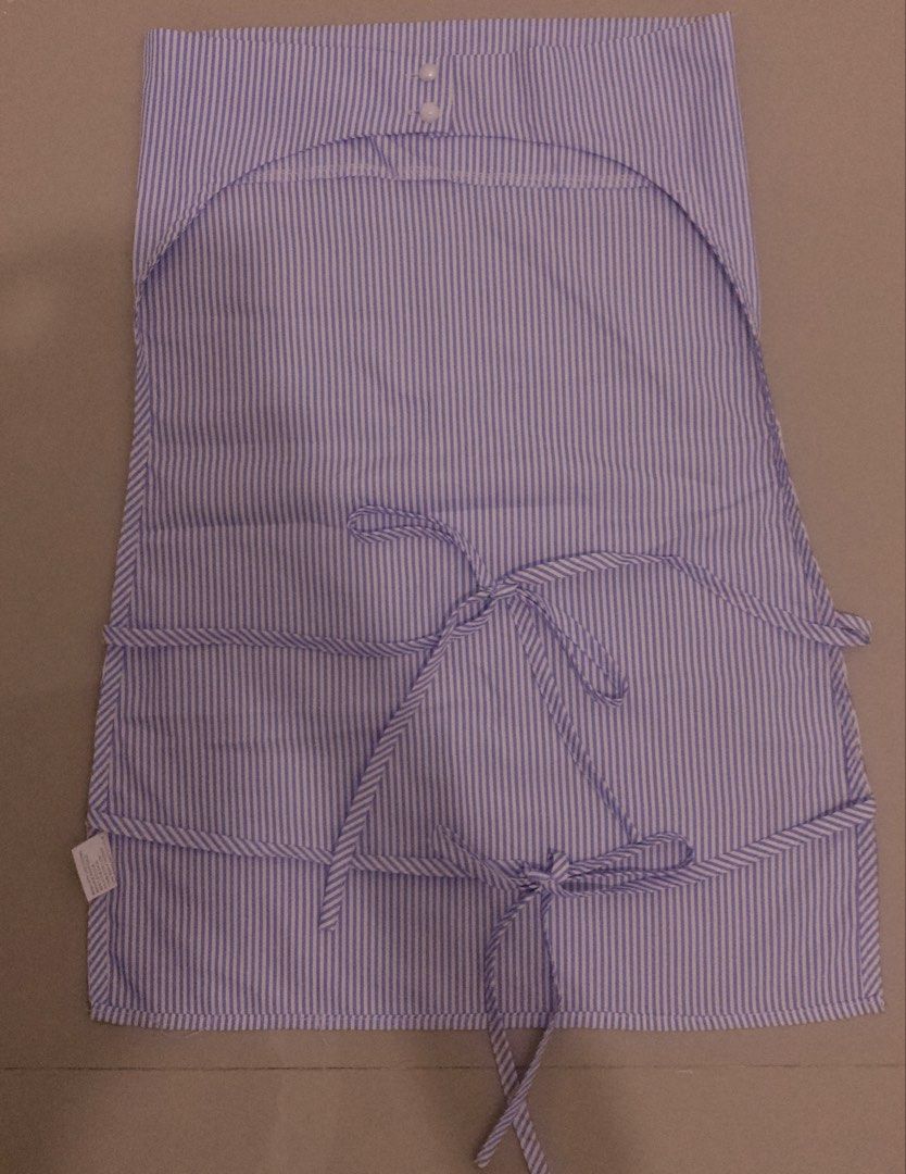 Blue Sleeveless Top (Category: Sleeveless) located in Rodriguez. Submitted by urforeverrina (Listing ID 1464316329, Image 2). Description: - Blue sleeveless top - Size S - Features buttons at the top - Easy to wash and wear - From Tiktok Shop -Can be adjusted.