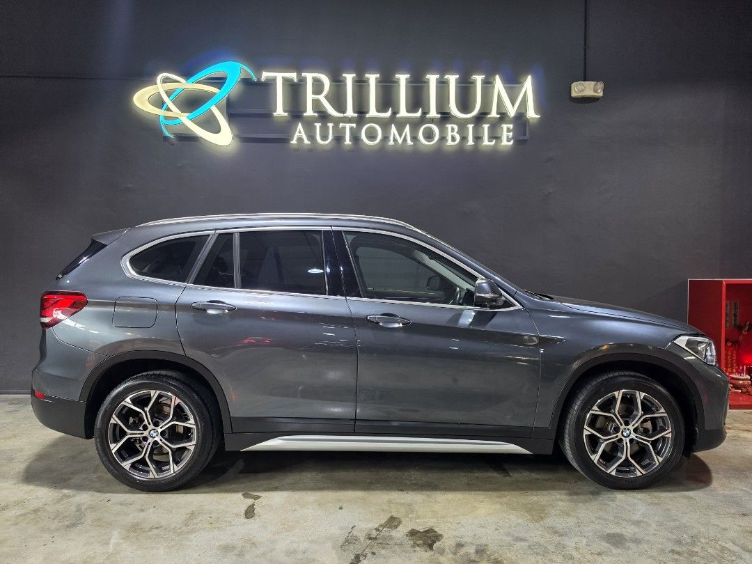 BMW X1 sDrive18i X Line (A) (Category: Used Cars) located in Singapore. Submitted by trillium.auto (Listing ID 1464287478, Image 3). Description: 🚘 Vehicle Features 1.5L TwinPower Turbo, 134bhp, 220Nm torque, 7 speed DCT, LED headlights, keyless entry & push start. 🚘 Accessories 18" rims, multifunction steering, voice control, reverse camera/sensors, parking assist, iDrive with navigation. kick boot release. rear aircon. 🚘 Description Facelift