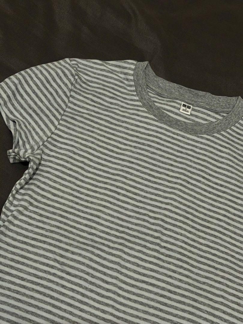 BNEW Uniqlo Fitted Top (Category: Shirts) located in Marikina City. Submitted by flcty.aaleex (Listing ID 1464280656, Image 2). Description: BRAND NEW rfs: bought wrong size Size: S.