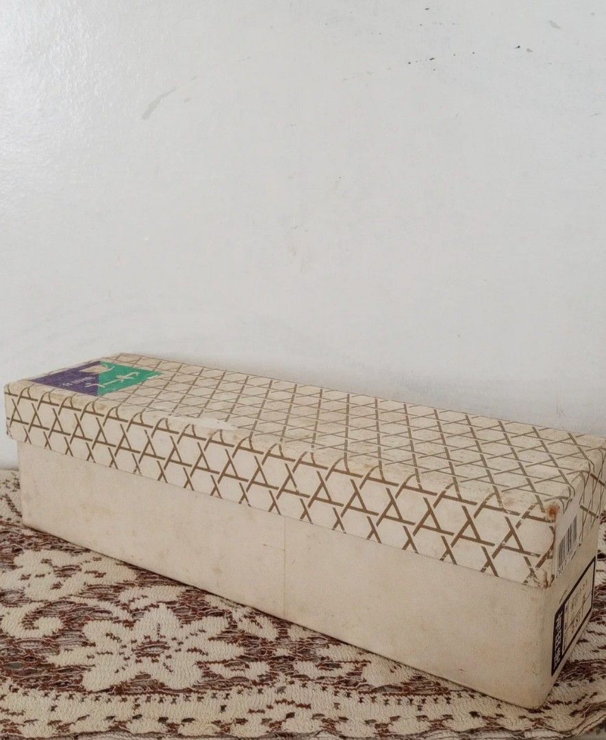 Bnew White Teacups Set (Category: Coffee & Tea Tableware) located in Balanga. Submitted by marae_c (Listing ID 1464139387, Image 3). Description: Bnew. Boxed. In very good condition. New. Unused. Box lang is medyo marumi. Handpicked . Pwede pang chai ito or tealights din. (set of 5 pcs).