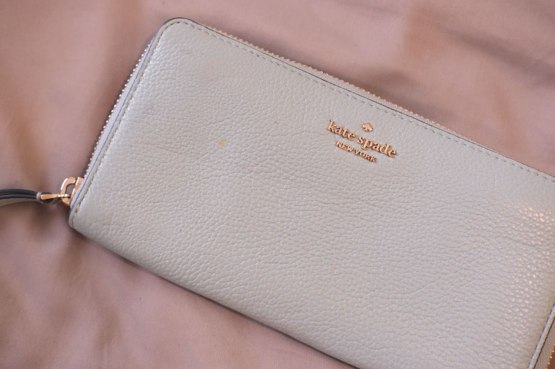 BNWT Kate Spade Tiffany Blue Long Wallet (Category: Wallets & Card holders) located in Makati City. Submitted by thunderhippo (Listing ID 1464220194, Image 2). Description: From Canada - slight staining .