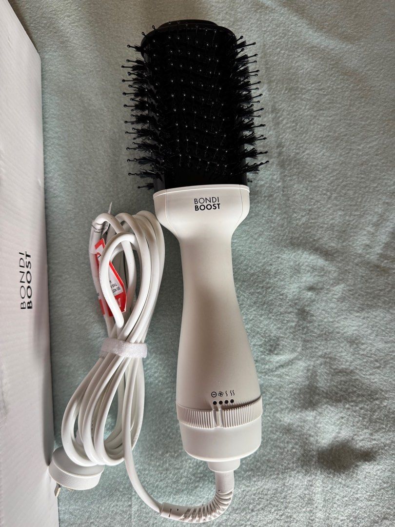 Bondi Blowout Brush (Category: Hair Accessories) located in Muntinlupa City. Submitted by saveearth.buy2ndhand (Listing ID 1464165707, Image 3). Description: Please make reading a habit. Not included in sale. Original price: Php3450 Selling price: Php1500 Brand: Bondi Blush For: Women Condition: 9/10 Flaws: NONE ONLY AVAILABLE HERE ON CAROUSELL. NO COD. NO RESERVATIONS. All pictures posted. Flaws stated. Rechecked before ship-out. Modes of paymen