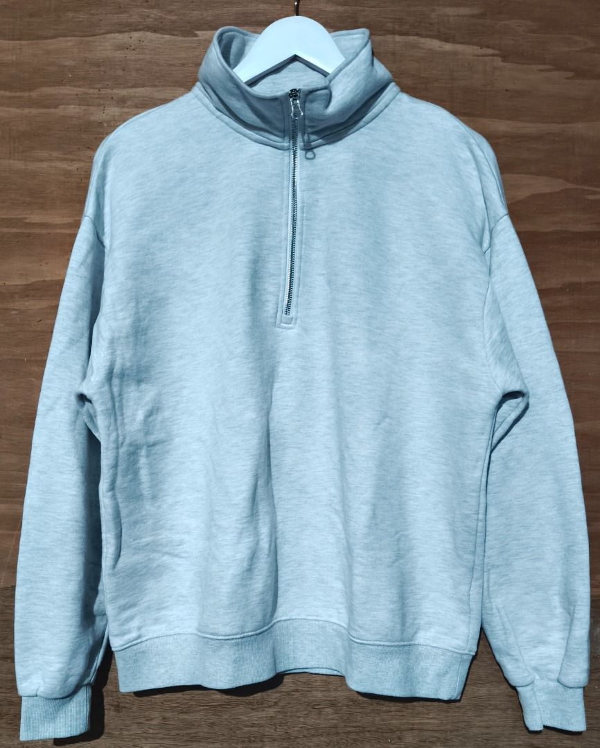 BORN CHAMPS 1988 Half Zip Sweatshirt Grey (Category: Coats, Jackets and Outerwear) located in Cotabato. Submitted by grandwolf-98e8 (Listing ID 1464277928, Image 1). Description: - Brand: BORN CHAMPS - Color: Grey - Style: Half-zip sweatshirt - Features: High collar, ribbed cuffs, ribbed hem - Occasion: Casual wear - Styling: Easy to pair with various outfits.