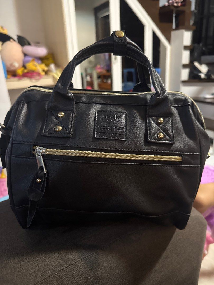 Boston Bag Black Leather (Category: Luxury Bags & Wallets) located in Manila. Submitted by johfrancisco (Listing ID 1464259886, Image 1). Description: - Stylish Black Boston Bag - Durable Faux Leather Material - Elegant Gold Zippers and Hardware - Includes Detachable Shoulder /backpack Strap - Ample Interior Space for Your Essentials - Ideal for Everyday Use.