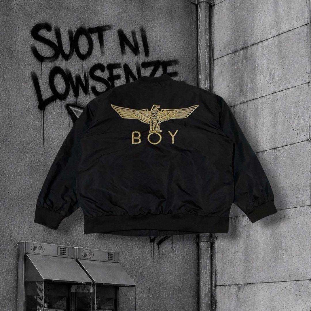 BOY LONDON (Category: Coats, Jackets and Outerwear) located in Cavite. Submitted by suotnilowsenze (Listing ID 1464260539, Image 2). Description: BOY LONDON PUFFER INNER Width: 23 Length: 25.5 (MEDIUM) BOXY Color rate: 9.5/10 Issue: No issue Excellent Condition ₱599 + 125 SHIPPING FEE.