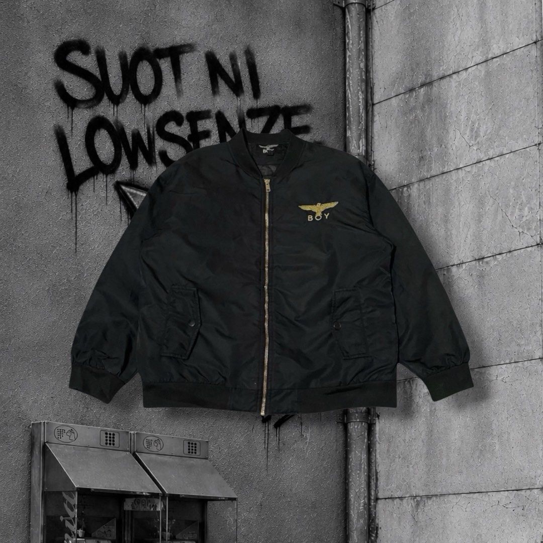 BOY LONDON (Category: Coats, Jackets and Outerwear) located in Cavite. Submitted by suotnilowsenze (Listing ID 1464260539, Image 1). Description: BOY LONDON PUFFER INNER Width: 23 Length: 25.5 (MEDIUM) BOXY Color rate: 9.5/10 Issue: No issue Excellent Condition ₱599 + 125 SHIPPING FEE.