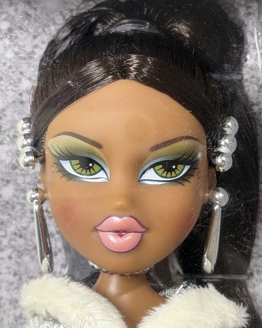 BRATZ CHARMZ DOLL - SASHA (Category: Kids Toys) located in Quezon City. Submitted by dollbiz (Listing ID 1464298320, Image 2). Description: ON HAND DAMAGE BOX.