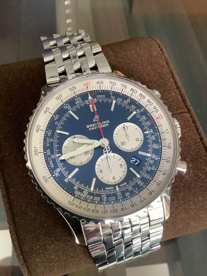 Breitling Navitimer AB0127 Chronograph Men's Watch (Category: Luxury Watches) located in Muntinlupa City. Submitted by hidefhome (Listing ID 1464210545, Image 3). Description: Breitling Navitimer Chronograph B01 46mm Hardly Used Box and Papers P340,000.