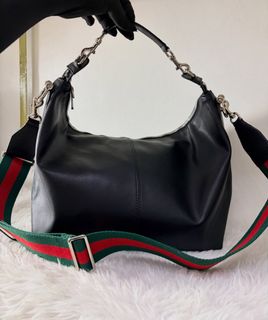 (Category: ) located in . Submitted by bagsandshoesmanymore (Listing ID 1464179146, Image 1). Description: .