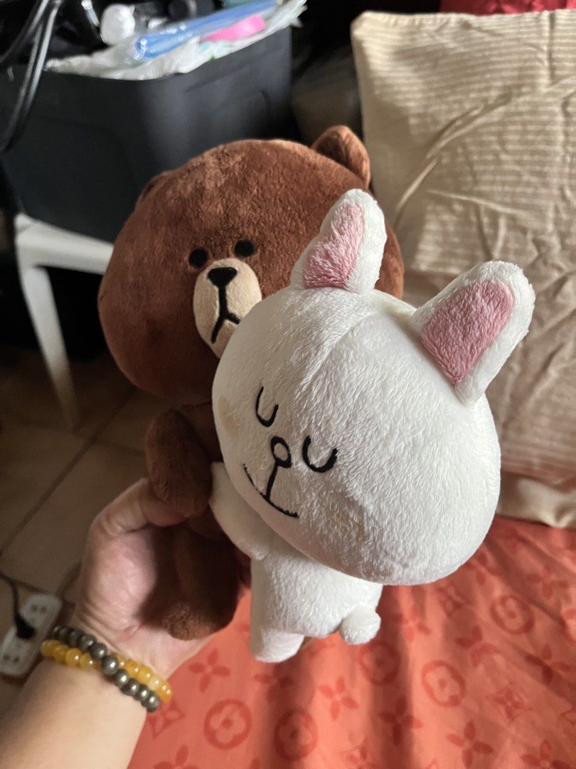 BROWN & CONY HUGGING PLUSH #1 (Category: Plushies & Soft Toys) located in Paranaque City. Submitted by bonsaiart (Listing ID 1464154544, Image 2). Description: Pre owned Good condition 750(fixed)+ sf Payment first policy (gcash/ paymaya) Shipping ONLY (J&t) NO TO COD NO TO MEETUP NO TO COP (LBC) No breaking of set or bundle.
