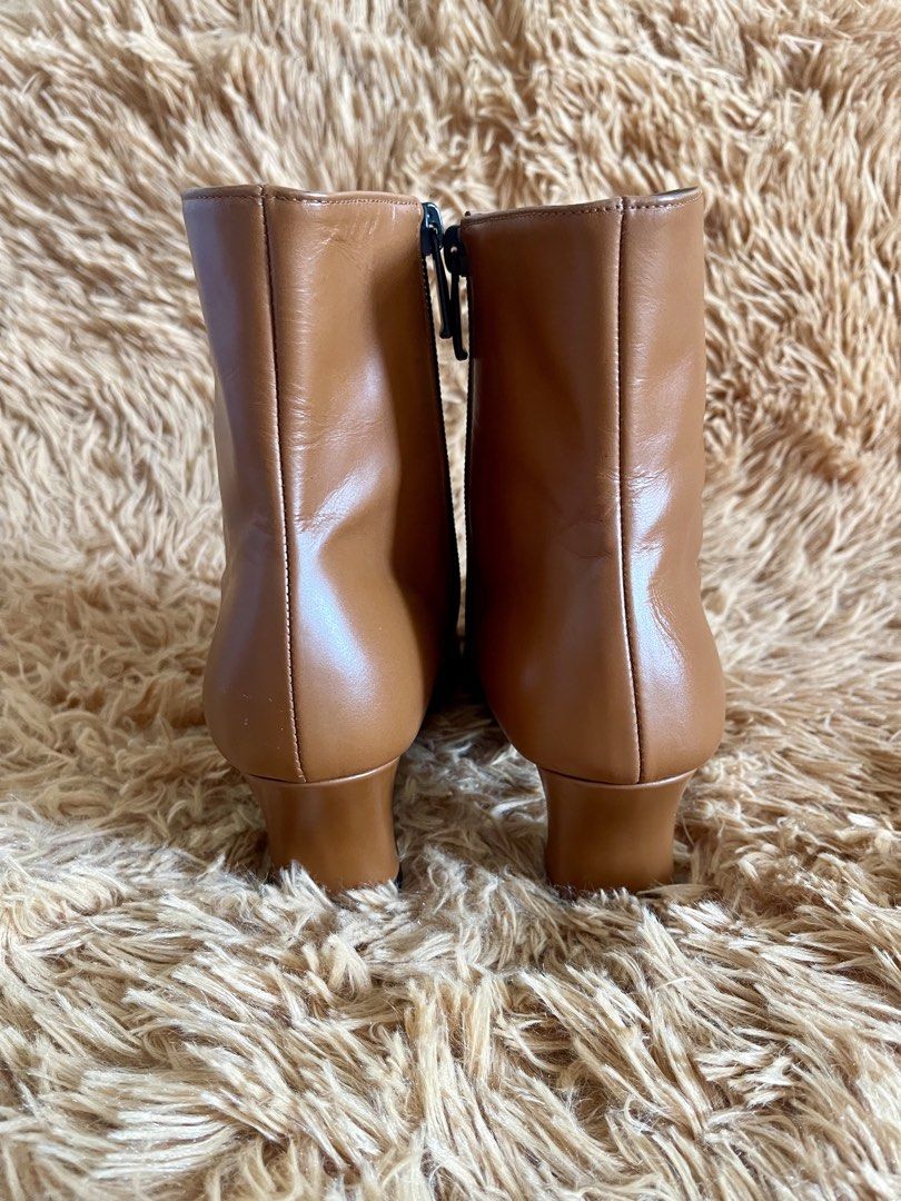 Brown Leather Ankle Boots with Side Zipper (Category: Boots) located in Quezon City. Submitted by donnieg-227 (Listing ID 1464274492, Image 3). Description: - Stylish brown leather ankle boots - Easy side zipper closure - Elegant pointed toe - Comfortable kitten heel - Versatile for any occasion and season.