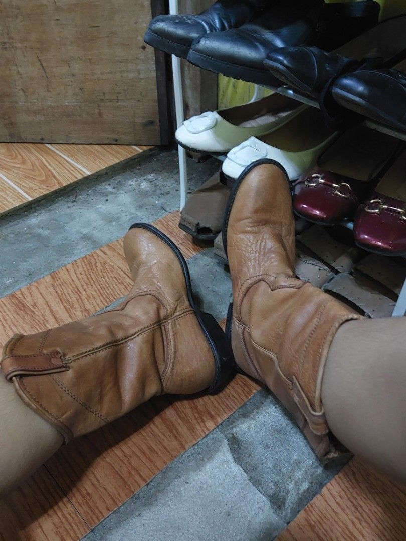 Size 38 Brown Leather Cowboy Boots (Category: Boots) located in Manila. Submitted by youresovaiineee (Listing ID 1464277106, Image 1). Description: Classic brown leather cowboy boots, mid-calf height. Comfortable and timeless, perfect with jeans or dresses..